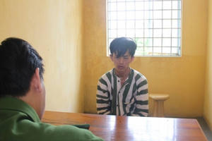 Đang ngủ trưa, nam công nhân bị đâm thấu cổ