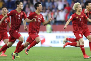 Thủ tướng gọi điện cho HLV Park, động viên ĐT Việt Nam trước trận tứ kết