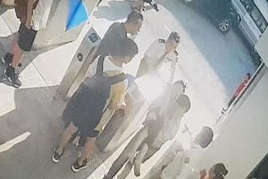 Cư dân mạng phẫn nộ vì sự ra đi của cháu bé, đề nghị đóng cửa trường Quốc tế Gateway