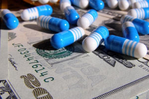 Lật tẩy mô hình kinh doanh sinh lời “khủng” của các hãng dược