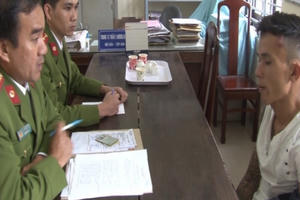 Công an TP Huế bắt nóng kẻ “chôm” xe máy rồi thay biển số