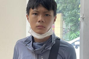 Hà Nội: Shipper thông 'chốt' khiến một chiến sĩ công an nhập viện