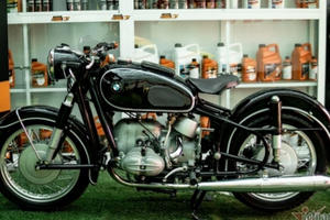 Mô tô cổ BMW R69s 50 năm tuổi giá trăm triệu của dân chơi Sài Gòn