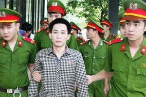 Ký sự pháp đình: Giọt nước mắt muộn màng của kẻ sát nhân máu lạnh