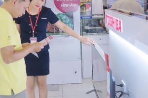 Vay mua điện thoại, laptop bị “cắt cổ” lãi suất 80%/năm