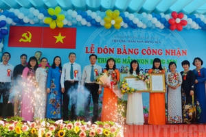Trường Mầm non Bông Sen đón nhận Bằng công nhận đạt chuẩn giáo dục