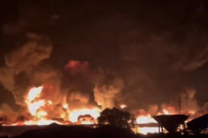 Cháy công ty sản xuất nến, ngọn lửa bốc dữ dội trong Cụm công nghiệp Tân Hội, Tây Ninh