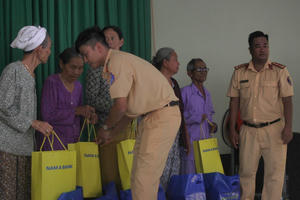 Cục Cảnh sát giao thông chăm lo cho các gia đình chính sách