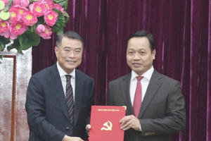 Thứ trưởng Bộ Tư pháp Trần Tiến Dũng được điều động giữ chức Bí thư Tỉnh ủy Vĩnh Long