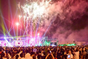 Mãn nhãn với màn pháo hoa trong đêm khai hội Đền Hùng 2019