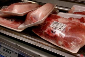 TP.HCM: Người dân có thể kiểm tra nguồn gốc thịt heo ngoài chợ bằng smartphone