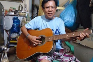 Vua nhạc sến Vinh Sử từng bán căn nhà 400 lượng vàng để nổi tiếng Vua nhạc sến Vinh Sử từng bán căn nhà 400 lượng vàng để nổi tiếng