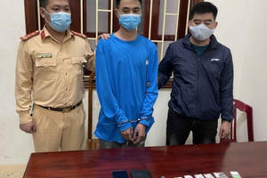 CSGT “giăng lưới” trên quốc lộ, bắt gọn đối tượng mua bán ma túy