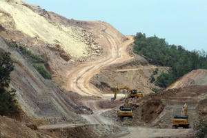 Dự án cao tốc Bắc-Nam: Xử lý nghiêm tình trạng tranh giành mỏ vật liệu