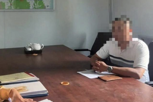 Lập biên bản tài xế xe khách vượt ẩu trên cao tốc