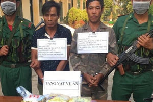 Bắt 2 đối tượng vận chuyển ma túy từ Lào về Việt Nam