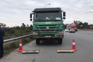 Xử lý hơn 1.300 xe vi phạm quá tải trọng cho phép trong tháng 1/2022