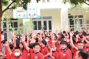 Hà Nội: Ấn tượng chương trình hưởng ứng Ngày pháp luật Việt Nam tại Trường THCS Dịch Vọng Hậu