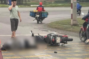 Xe tải va chạm với xe đạp điện, một nữ sinh tử vong thương tâm