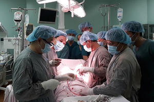 Tự đâm thủng tim trong ngày lễ Tình nhân