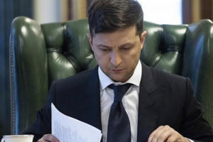 Người Ukraine đòi ông Zelensky công bố nội dung điện đàm với Tổng thống Nga Putin