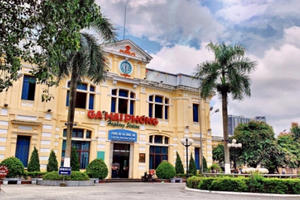 Kiểm soát hành khách đi đến Hải Phòng bằng tàu hoả