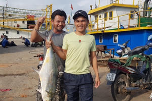 Ngư dân kể chuyện đánh trúng mẻ cá 'khủng' 120 tấn