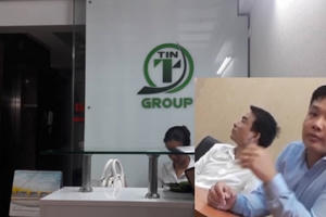 Vụ 2 PV bị dọa giết, cắt gân chân: Phát hiện nhiều mảnh vỡ thủy tinh, con dao tại hiện trường