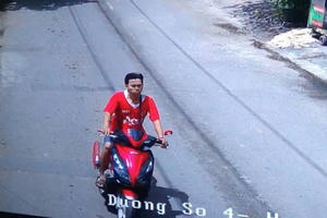 TP HCM: Truy tìm tên trộm mặc chiếc áo số 17