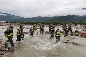 Trung Quốc kích hoạt phản ứng khẩn cấp đối phó với lũ lụt