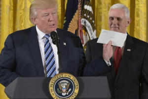 Ông Trump úp mở về lá thư từ người tiền nhiệm Obama