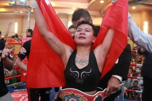 Thu Nhi giúp boxing nữ Việt Nam lần đầu vô địch WBO
