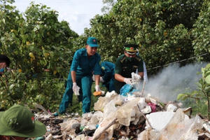 Cảnh sát biển đồng hành chia sẻ và hỗ trợ ngư dân vượt qua khó khăn