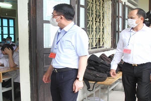 Xét nghiệm Covid-19 cho cán bộ, thí sinh dự thi tốt nghiệp THPT năm 2021 đợt 2 tại Hải Phòng