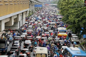 Chuyện bi hài thời xăng tăng giá