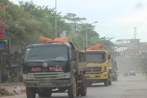 Thanh Hoá: Xe quá tải lộng hành - đất An Nông chìm trong khói bụi