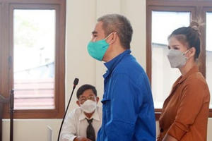 "Bóc lịch" 12 năm vì chiếm đoạt tiền của ngân hàng để tiêu xài