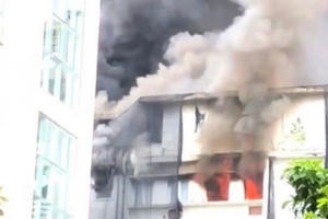 Hỏa hoạn bất ngờ bốc cháy tại tòa nhà cao tầng ở TP HCM