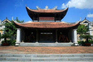 Linh thiêng đền vua Quang Trung ở thành Vinh