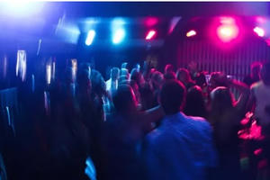 Mỹ: Giới trẻ tổ chức "tiệc COVID-19" xem ai bị nhiễm trước và được nhận tiền thưởng