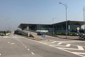 Nam thanh niên tâm thần “đột nhập” lên máy bay Nam thanh niên tâm thần “đột nhập” lên máy bay