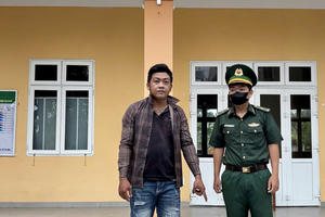 BĐBP Đồng Tháp bắt đối tượng vận chuyển 1.000 gói thuốc lá ngoại nhập lậu