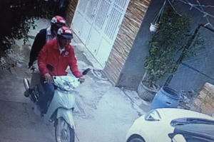 Giả dạng xe ôm công nghệ trộm cướp tài sản