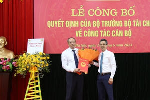 Ông Vũ Xuân Bách được giao quyền Tổng cục trưởng Tổng cục Dự trữ Nhà nước Ông Vũ Xuân Bách được giao quyền Tổng cục trưởng Tổng cục Dự trữ Nhà nước