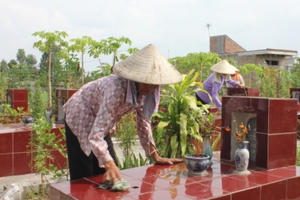 Nam Định: Ba người phụ nữ 8 năm thầm lặng canh giấc ngủ cho các liệt sĩ