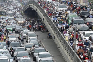 Hà Nội cấm xe máy trong nội đô, phản ứng của người dân như thế nào?