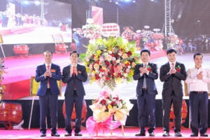 Công bố nghị quyết thành lập thị trấn Tam Hồng, huyện Yên Lạc