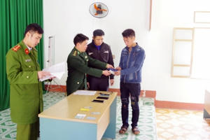 Hà Giang: Bàn giao 11 công dân xuất cảnh trái phép