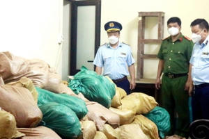 Lào Cai: Ngăn chặn xử lý 03 lô hàng gần 4000kg thực phẩm bẩn