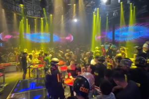 "Đột kích" 3 quán bar, Công an TP.Hồ Chí Minh phát hiện 186 người dương tính với ma túy